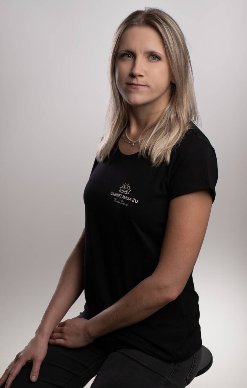 Angela Bajura